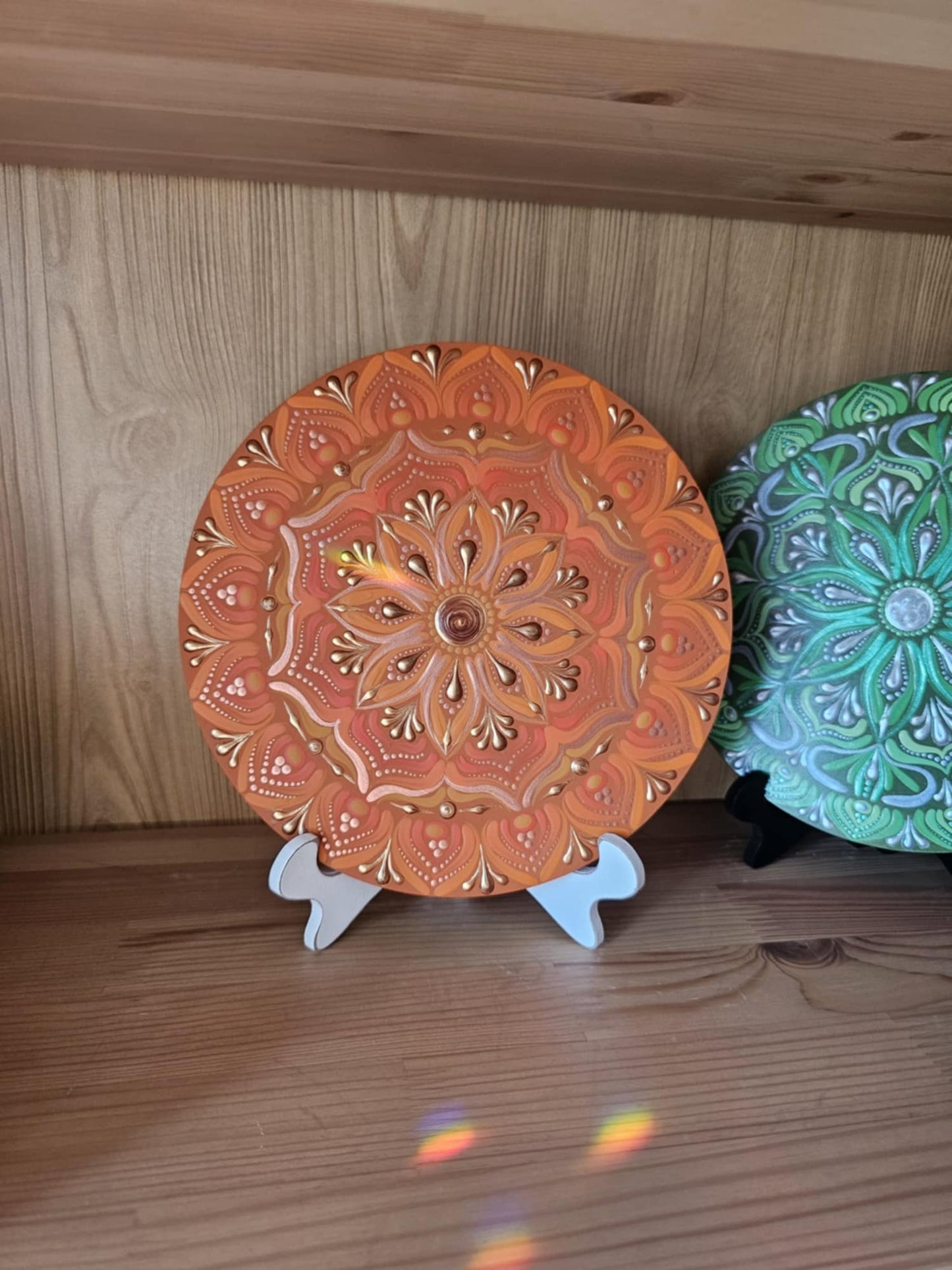 Mandala orange 8 pouces  sur socle