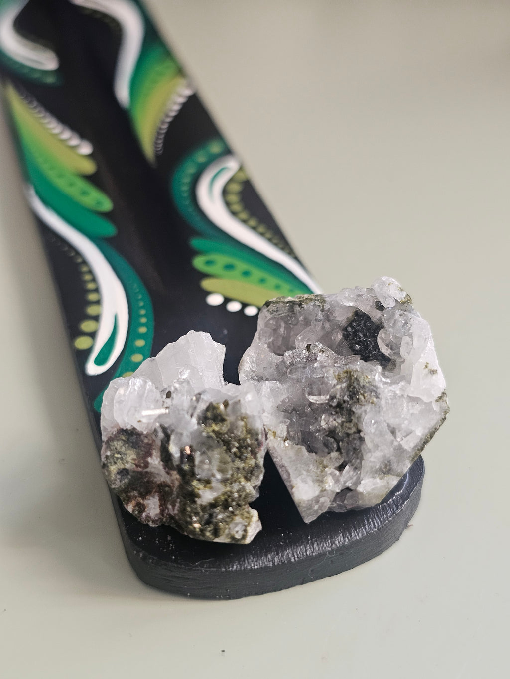 Encensoir avec epidote sur quartz